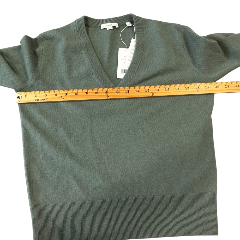 Vince sweater cashmere wool women’s size XS green v neck pullover soft luxury - Picture 8 of 16